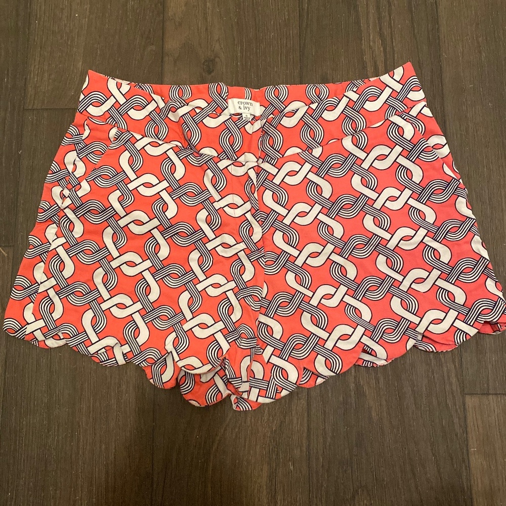 Crown & Ivy scalloped shorts in pink and white